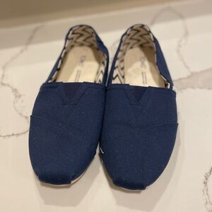 Men’s TOMS shoes